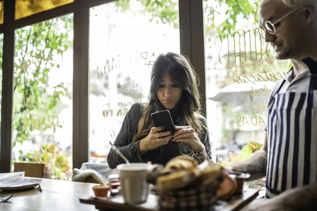 customer-on-social-media